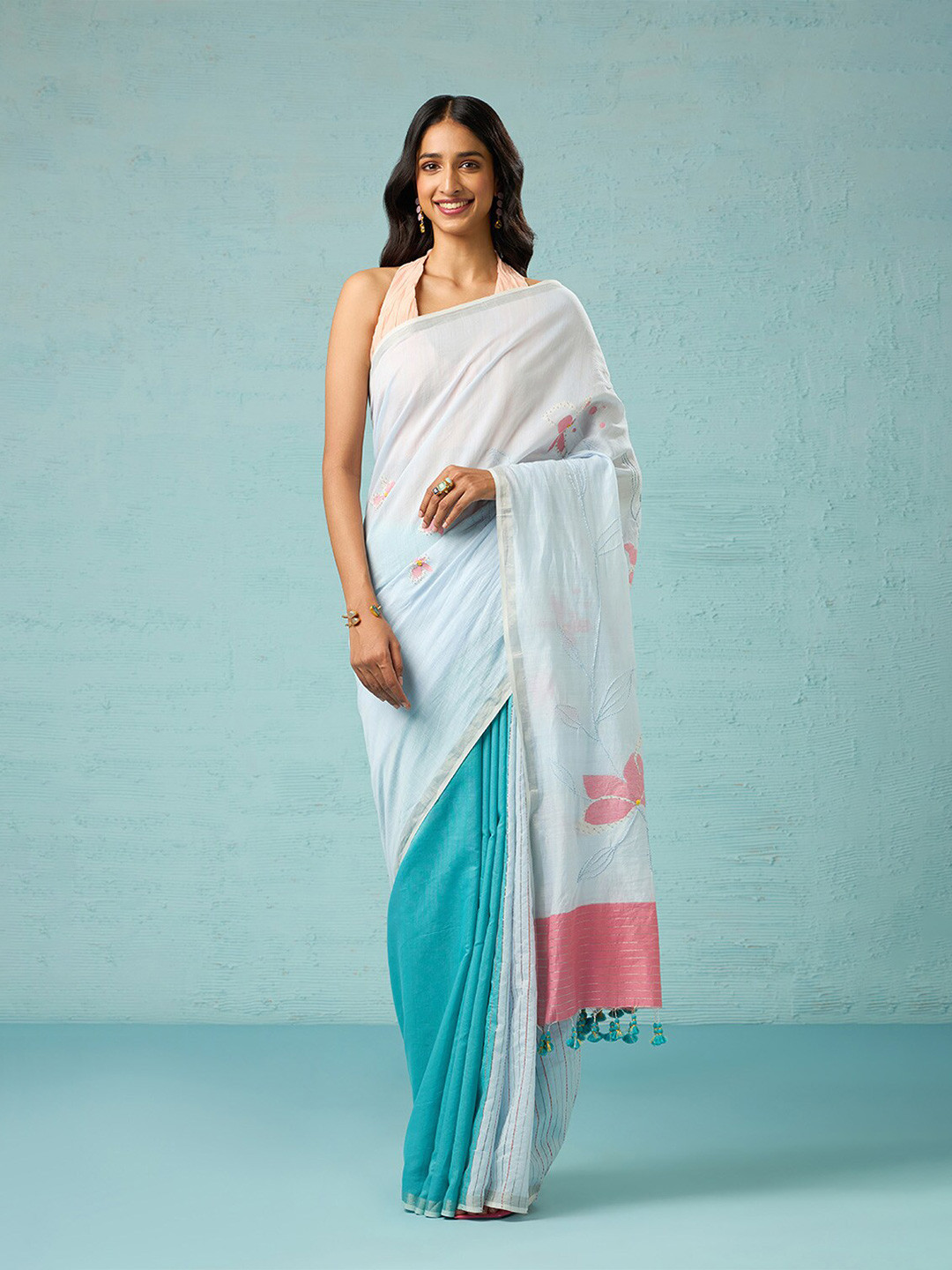 

Taneira Floral Embroidered Saree, Blue