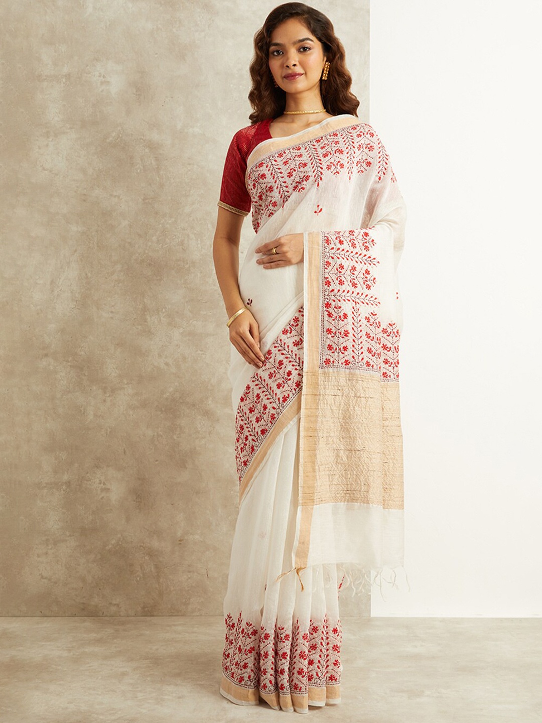 

Taneira Floral Embroidered Silk & Linen Kantha Bengal Saree, Off white