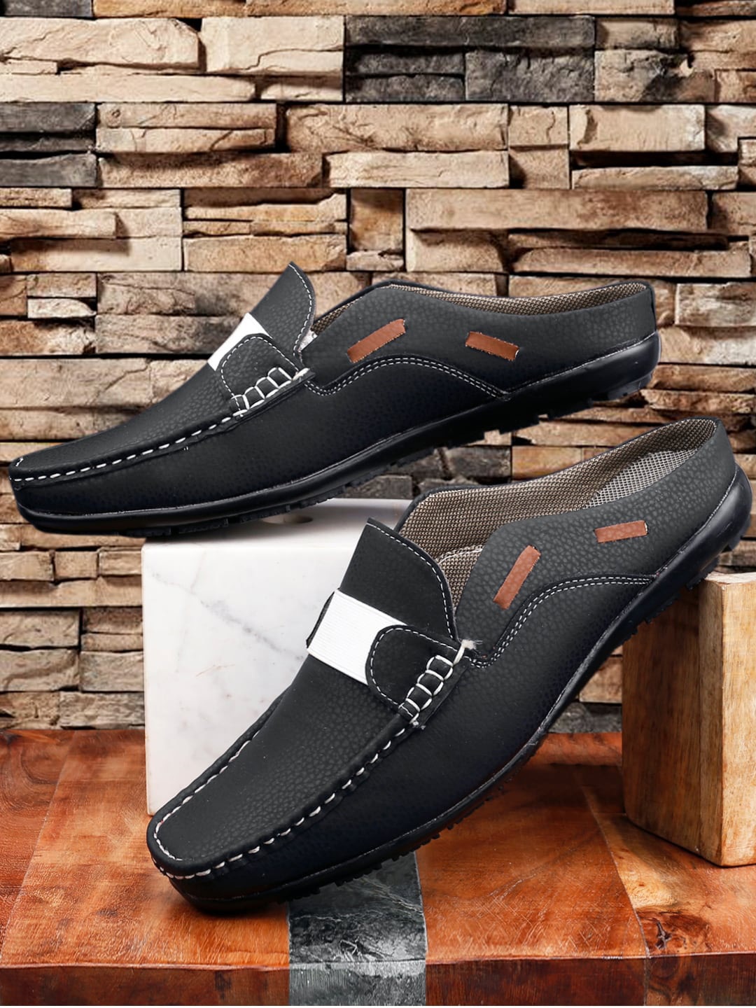 

Woakers Men Textured Round Toe Mule Sneakers, Black