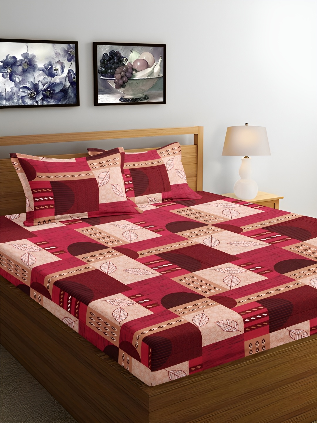 Srijee Decors Pink & Beige Geometric Cotton 250 TC Queen Bedsheet With 2 Pillow Covers
