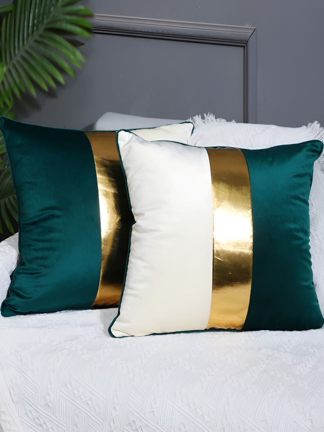

BIRD WING Teal 2 Pcs Velvet Square Cushion Covers