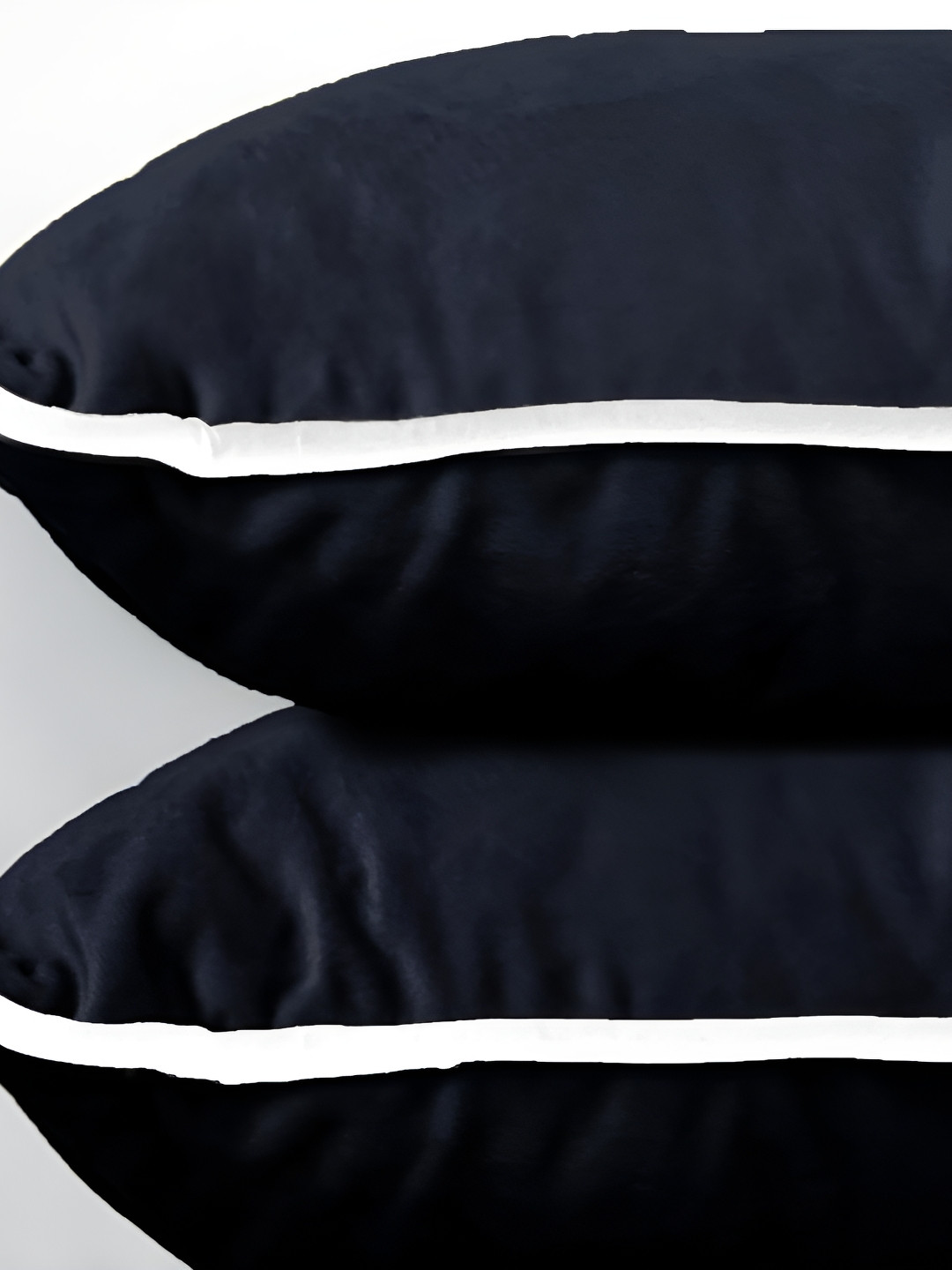 

BIRD WING Black & White 2Pcs Square Cushion Covers