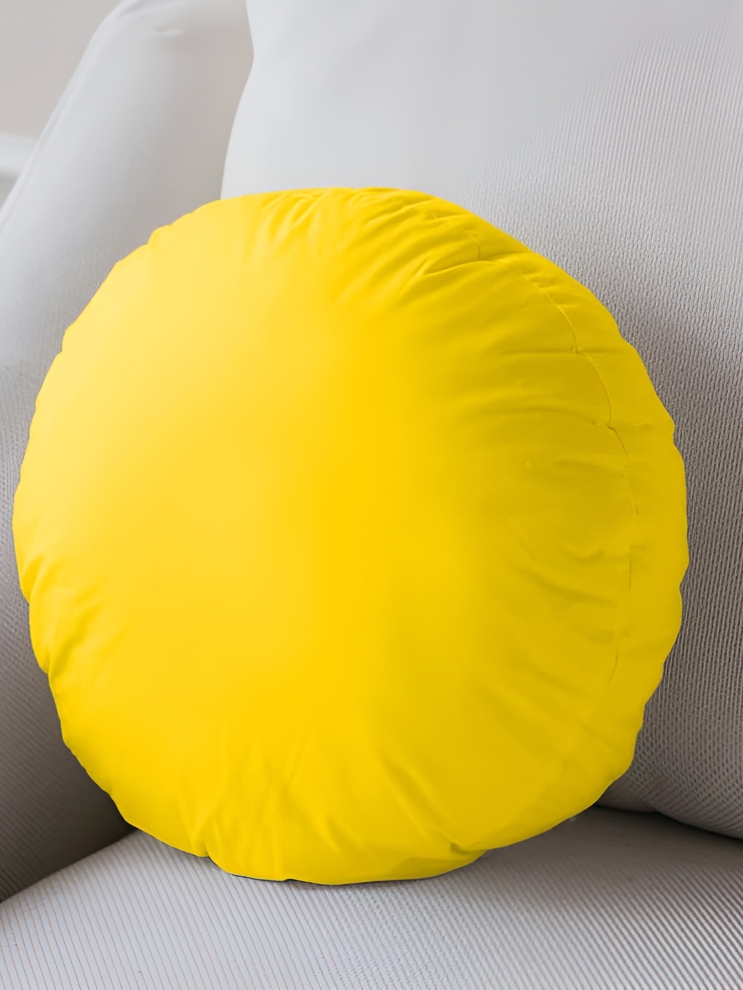 

BIRD WING Yellow Round Cushion Covers