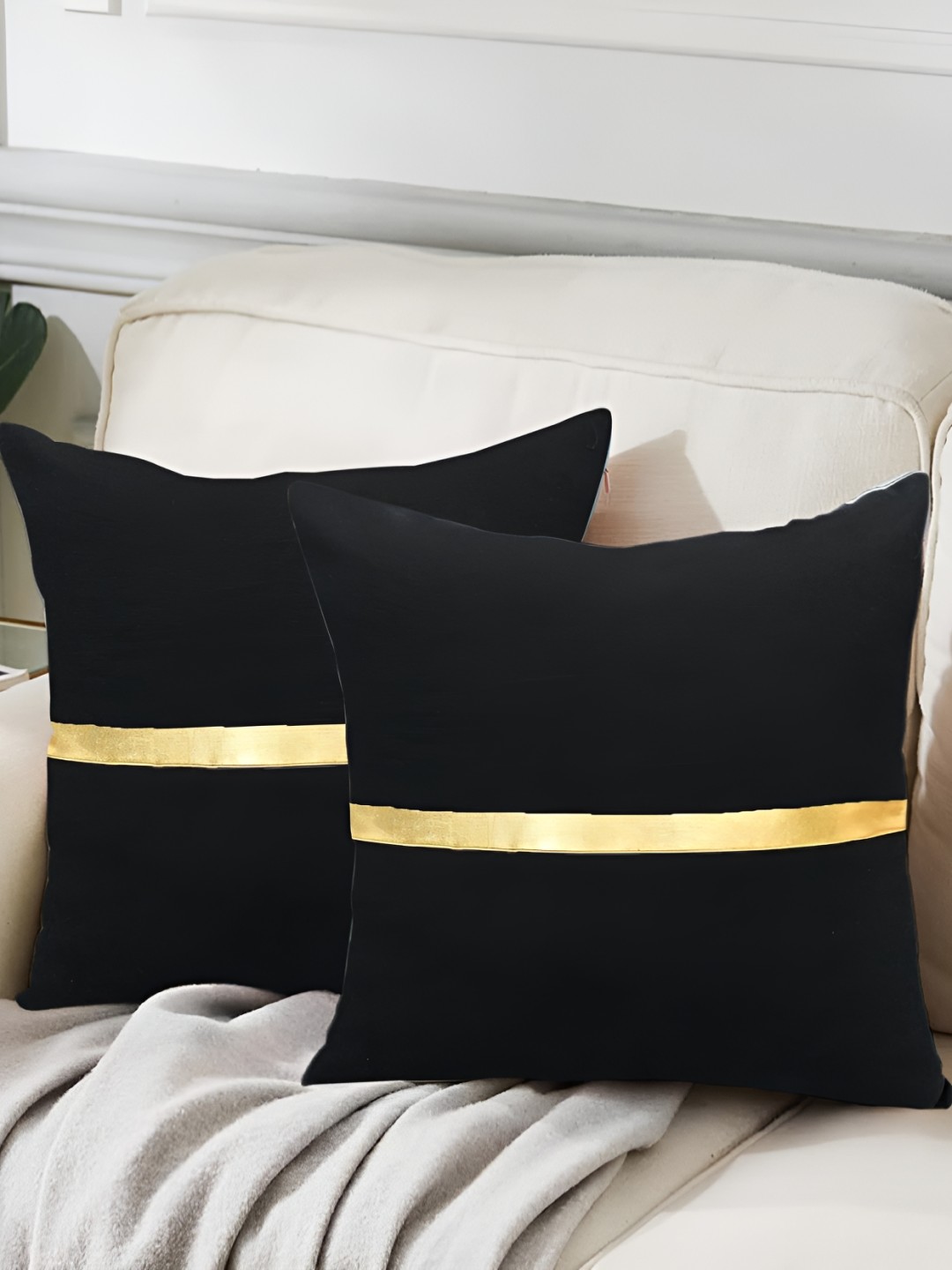 

BIRD WING Black 2 Pieces Square Cotton Cushion Covers