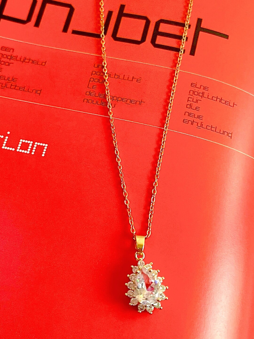 

SALVE Stainless Steel Teardrop Shaped Pendant With Chain, Gold