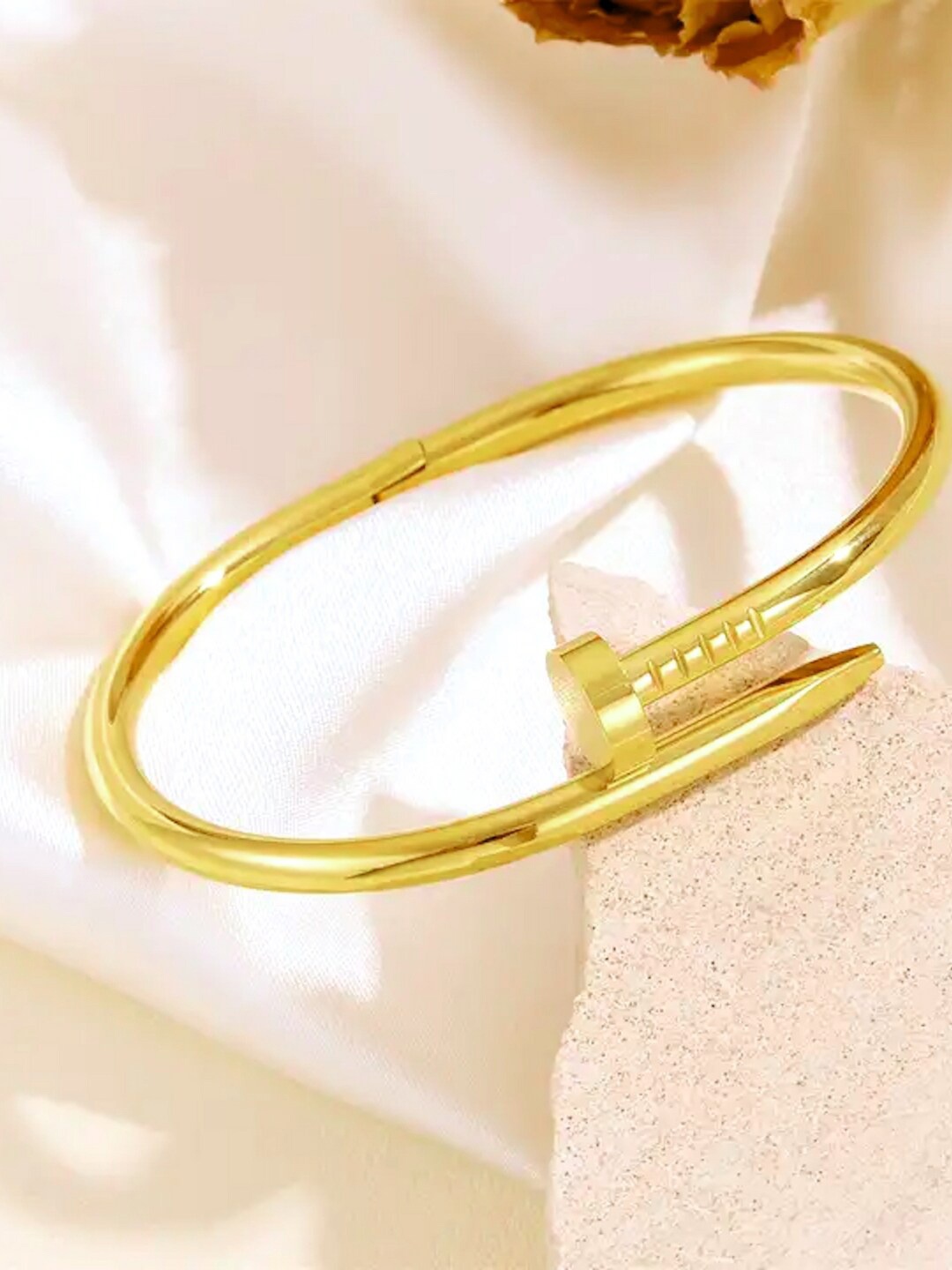 

SALVE Women Cuff Bracelet, Gold
