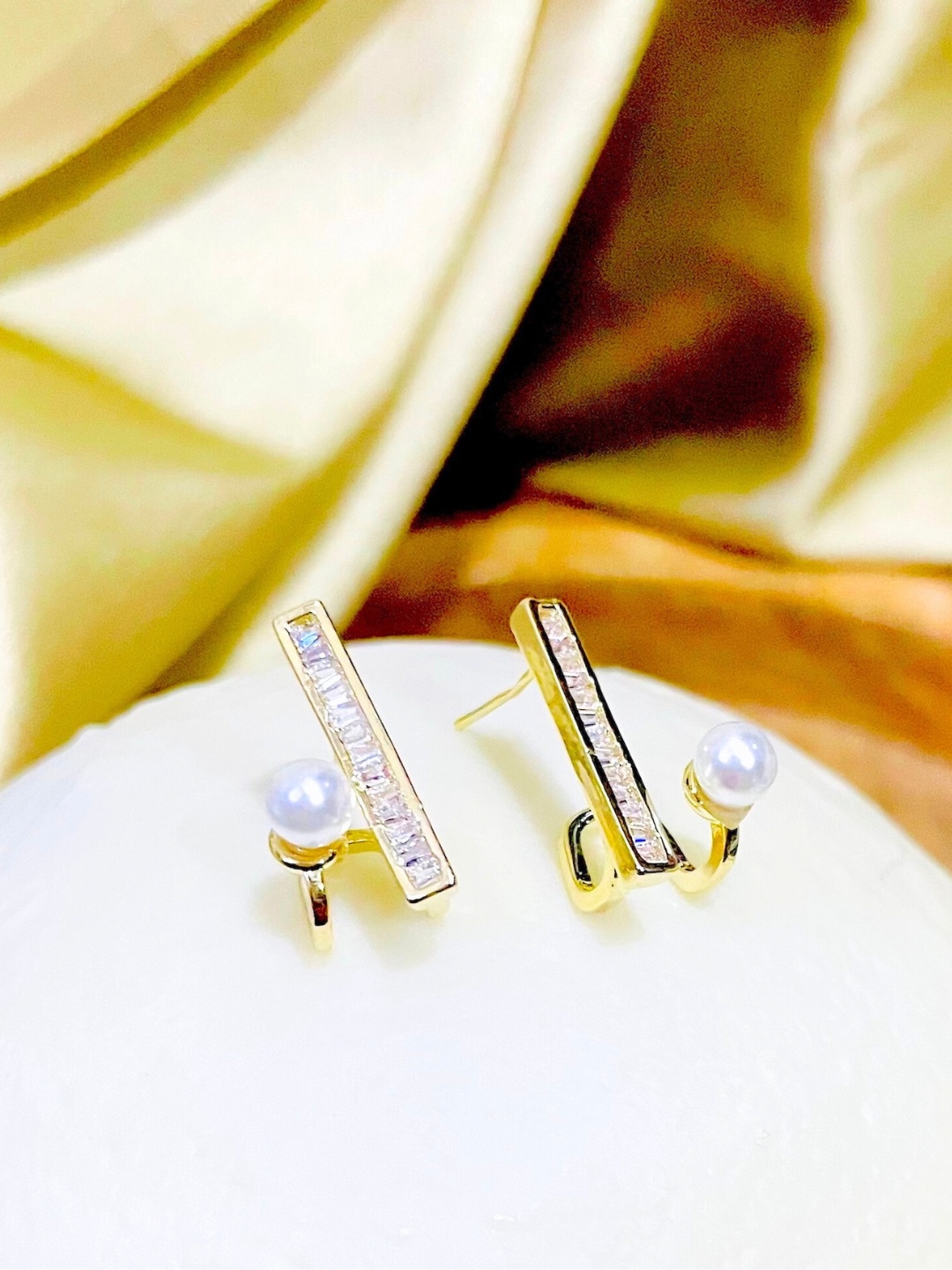 

SALVE Gold-Plated Anti-Tarnish Contemporary Studs Earrings