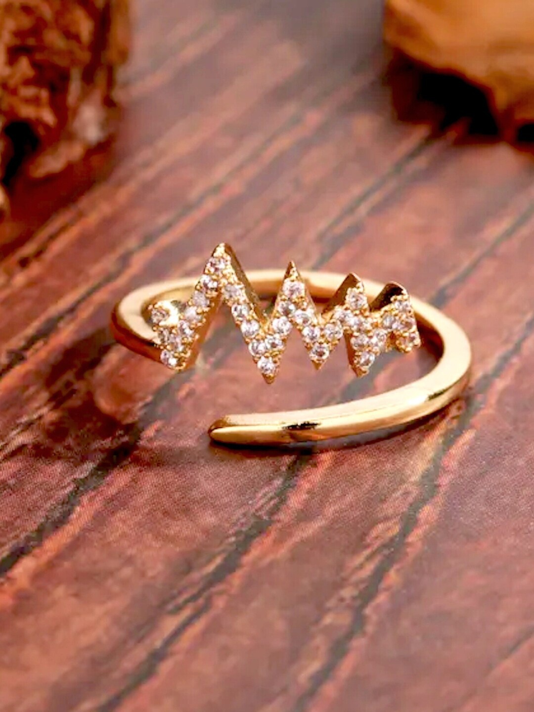 

SALVE Cubic Zirconia Stainless Steel Heartbeat Finger Ring, Gold