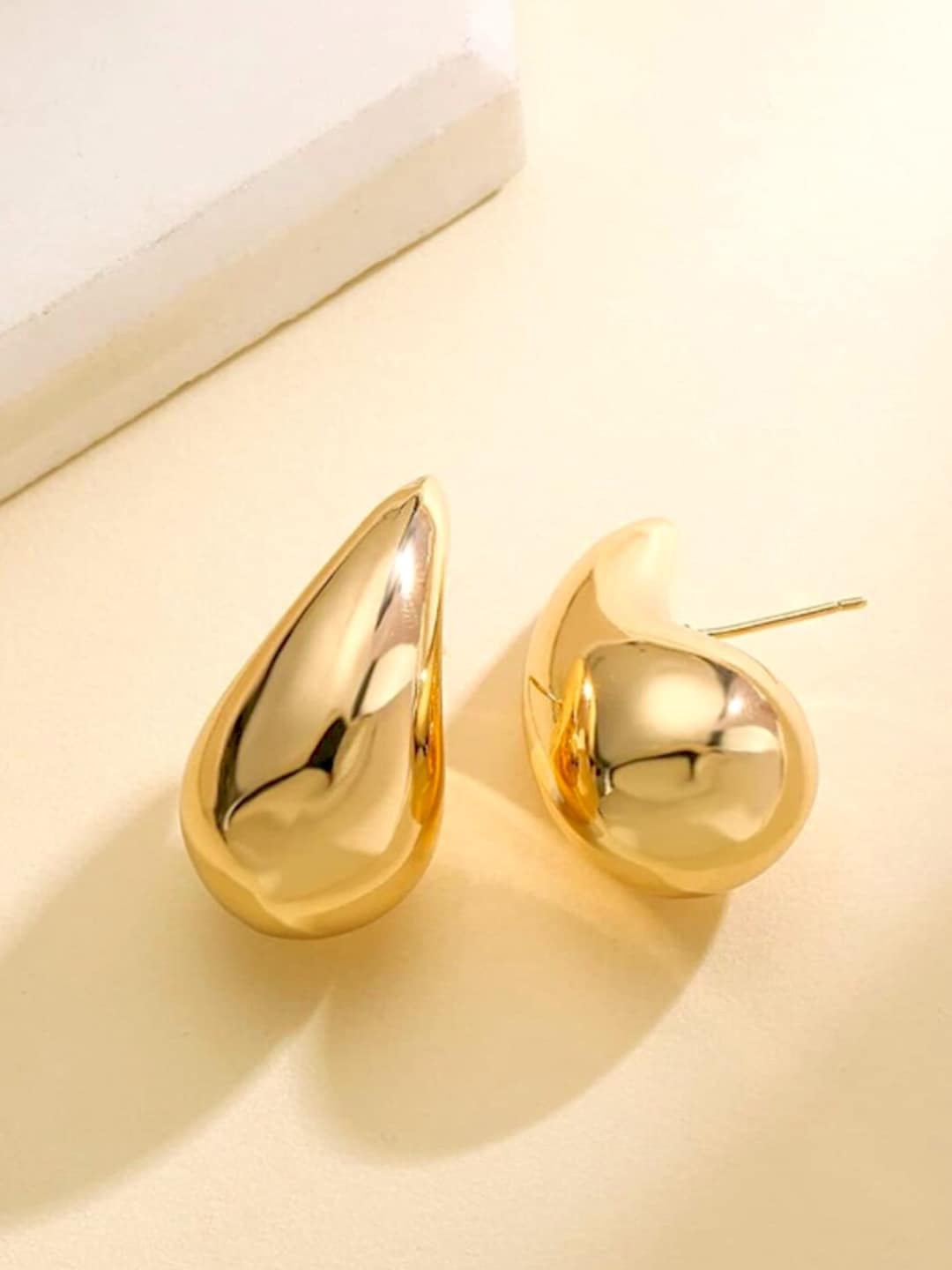 

SALVE Teardrop Shaped Studs Earrings, Gold