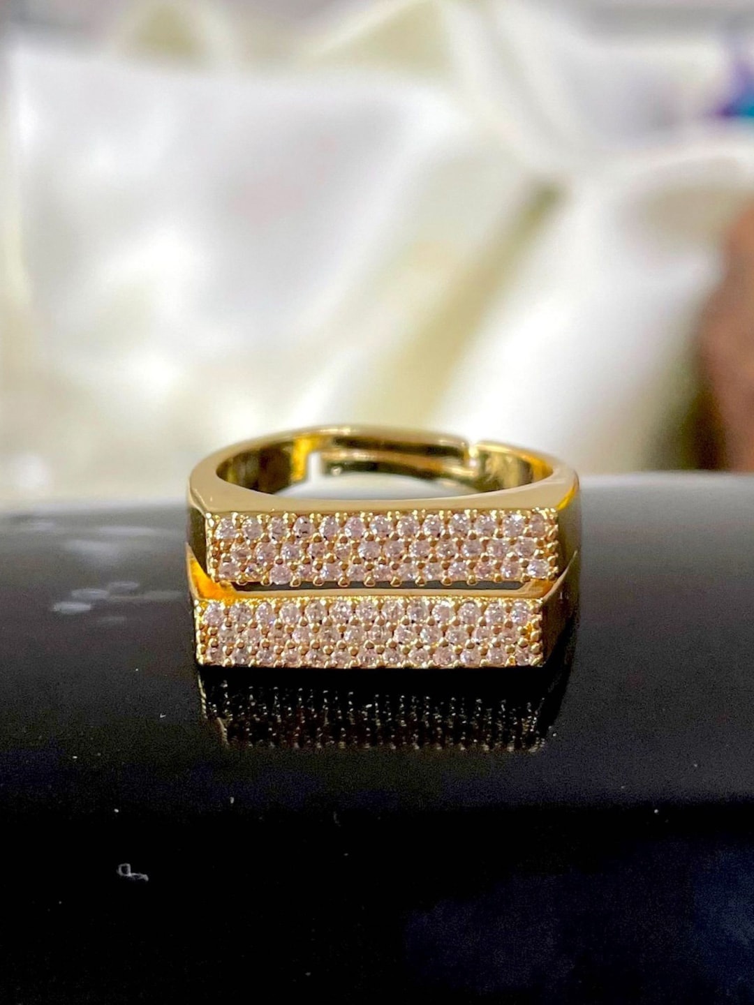 

SALVE Gold-Plated Stainless Steel Cubic Zirconia Studded Adjustable Finger Ring
