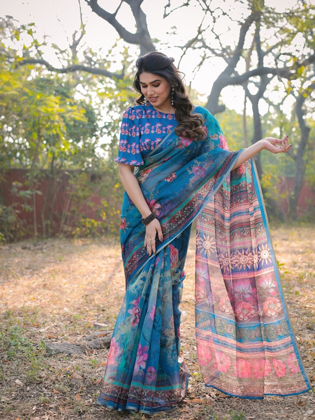 

MIRCHI FASHION Floral Printed Organza Saree, Blue