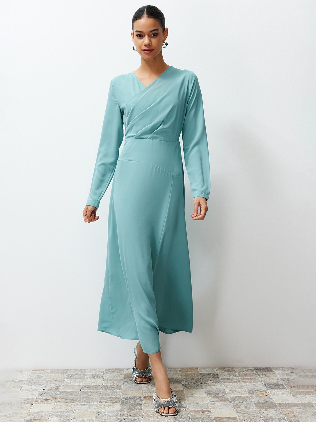 

Trendyol Turquoise Blue V-Neck Fit & Flare Midi Dress