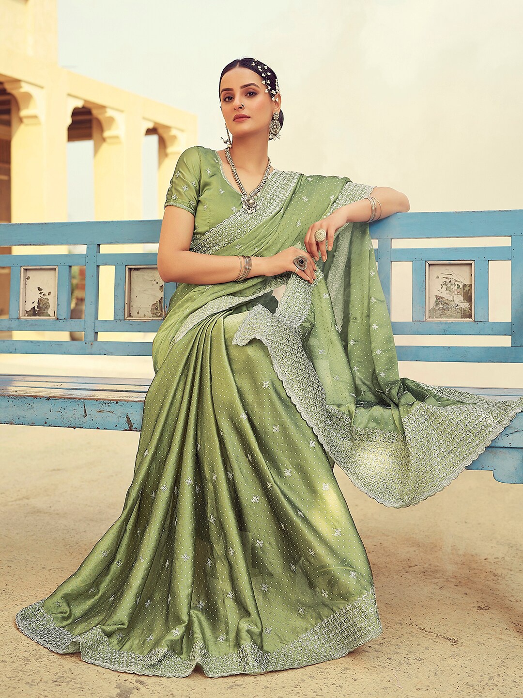 

Satrani Floral Embroidered Pure Georgette Saree, Olive