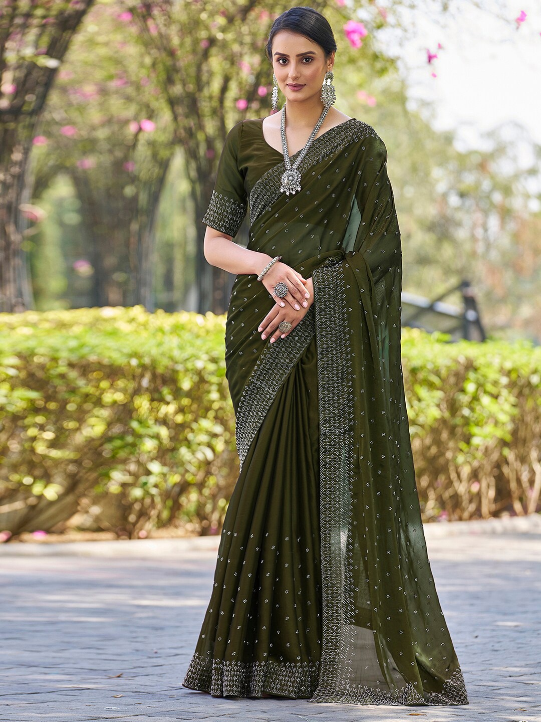 

Satrani Embellished Beads and Stones Pure Georgette Chanderi Saree, Olive