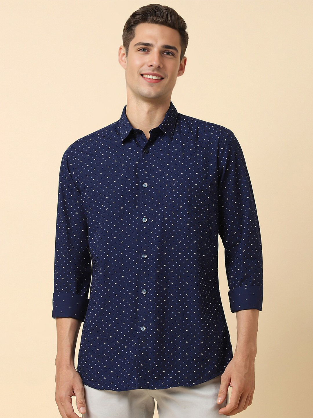 

Allen Solly Slim Fit Micro Ditsy Printed Pure Cotton Casual Shirt, Navy blue