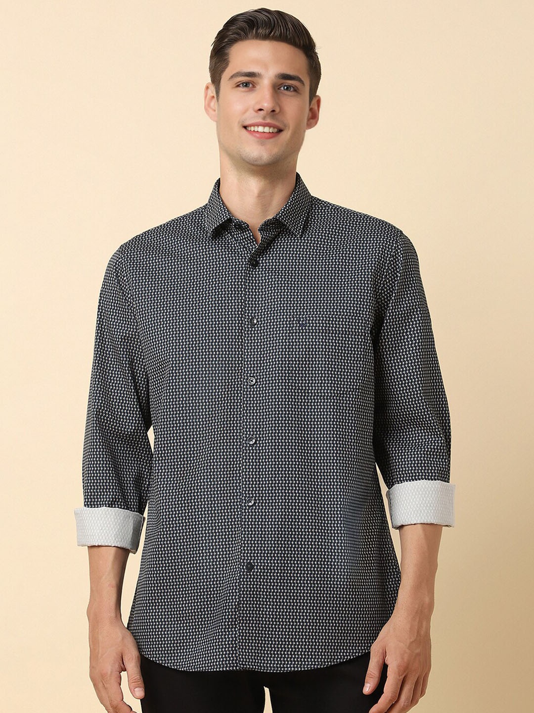 

Allen Solly Slim Fit Opaque Geometric Printed Cotton Casual Shirt, Black