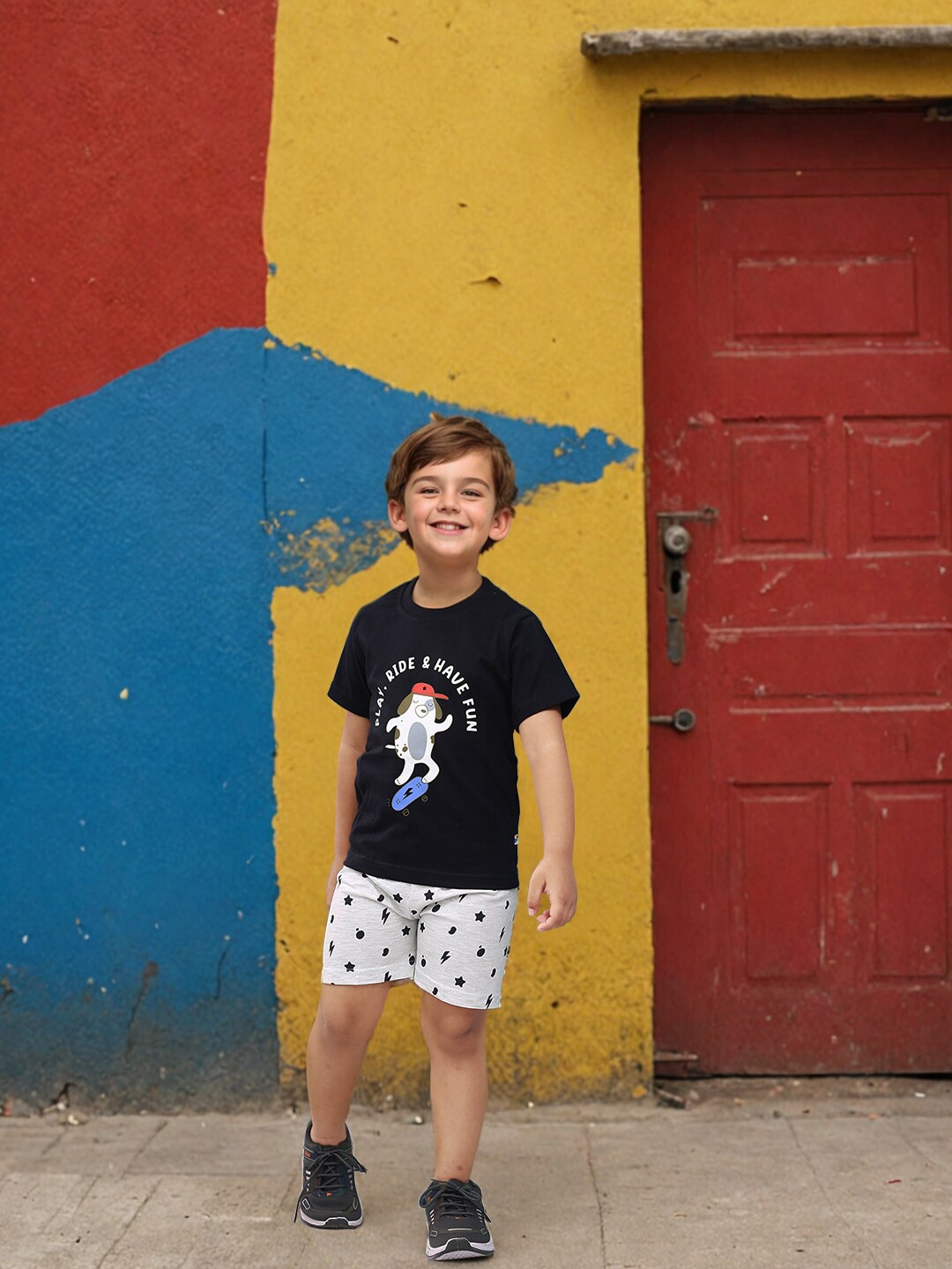 

Toonyport Boys Printed T-shirt With Shorts, Black