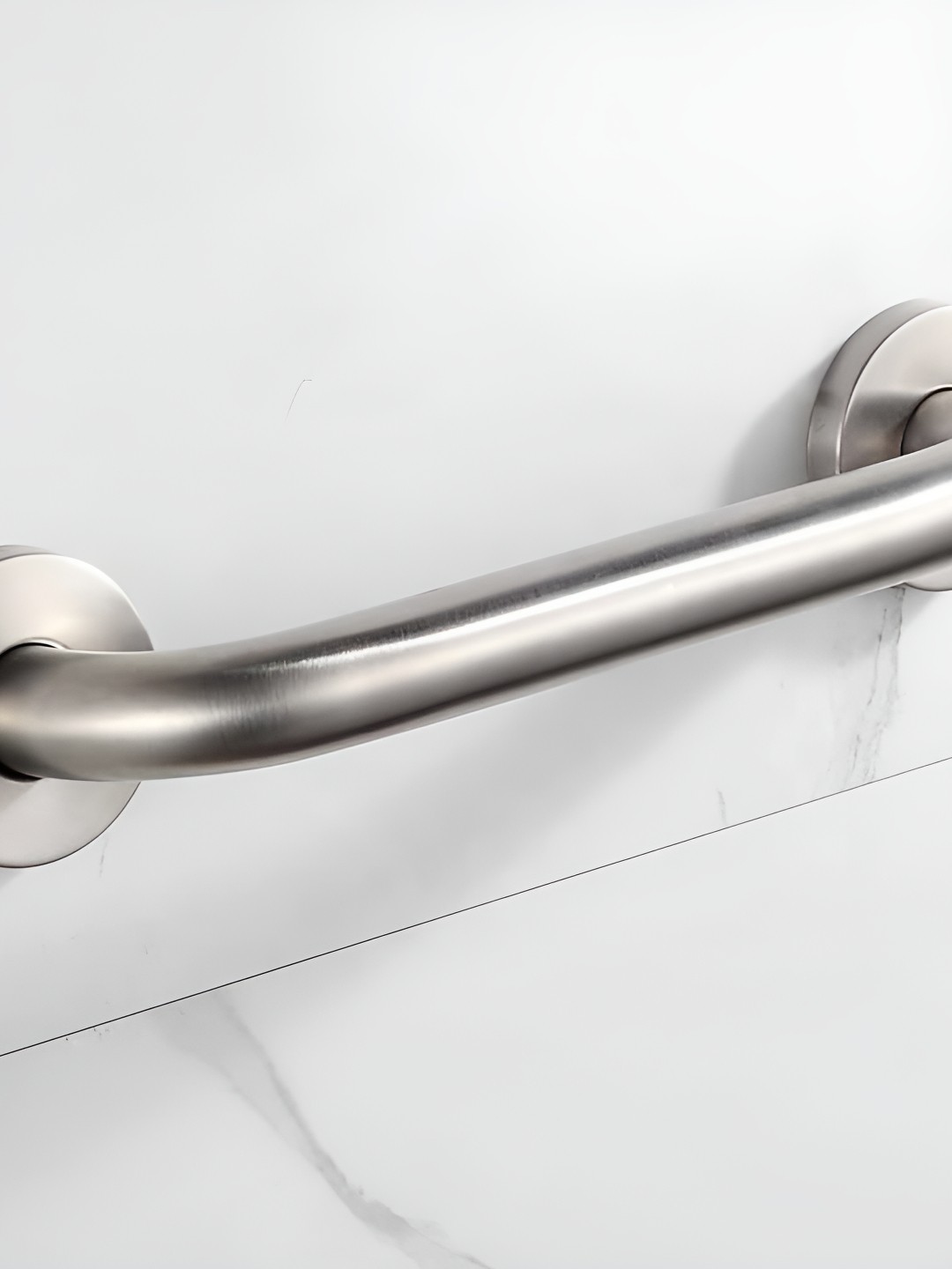 

MLD Silver toned Stainless Steel Towel Holder