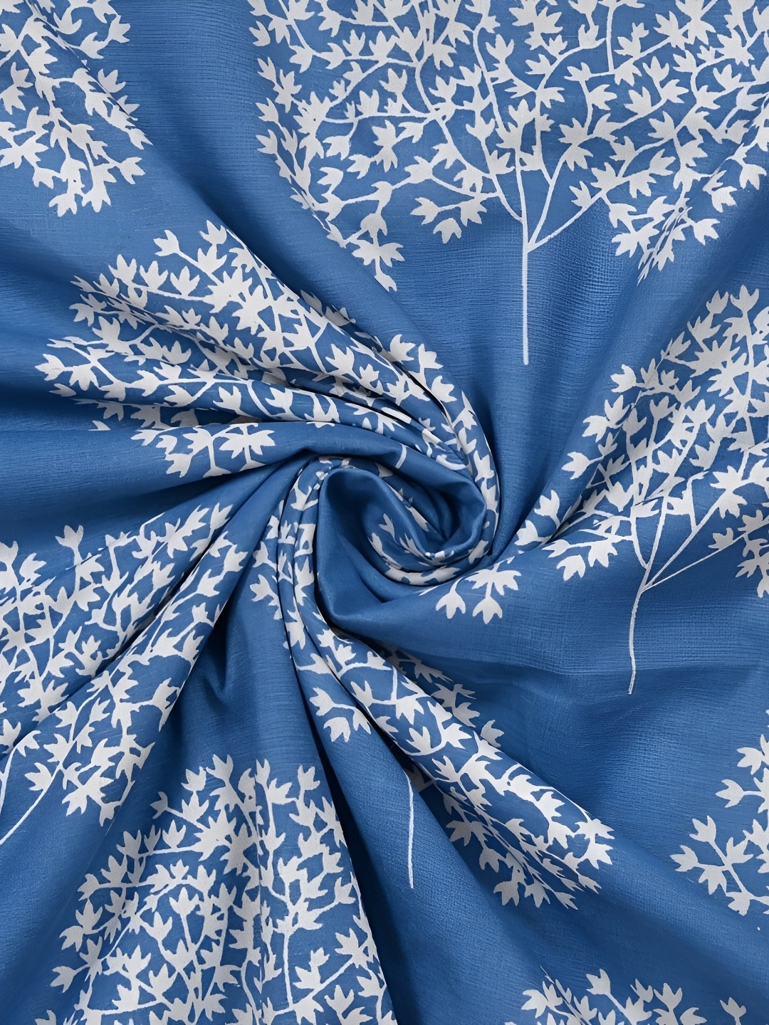 

RF RELAXFEEL Blue & White Floral Cotton Heavy Winter 150 GSM Double Bed Dohar