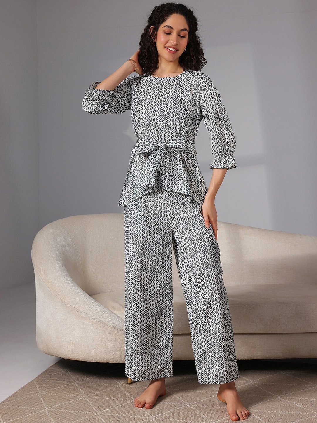 

Libas Geometric Printed Pure Cotton Tie Up Night Suit, Grey