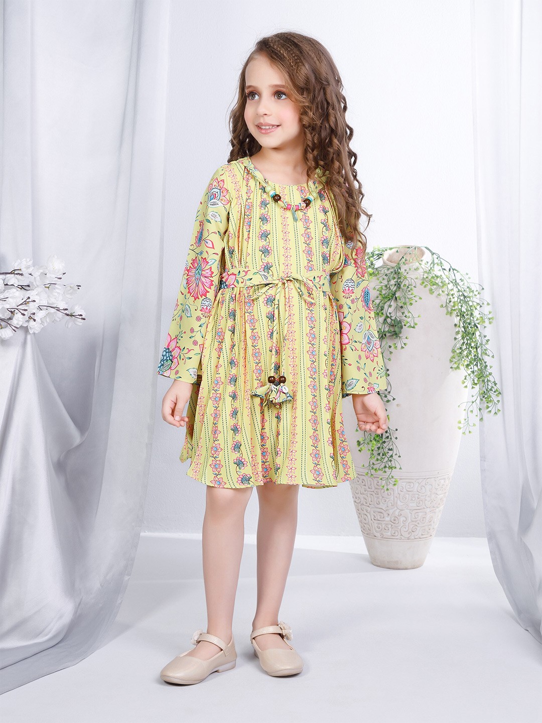 

Peppermint Girls Floral Printed Flared Sleeves Gathered Detail Fit & Flare Dress With Belt, Yellow