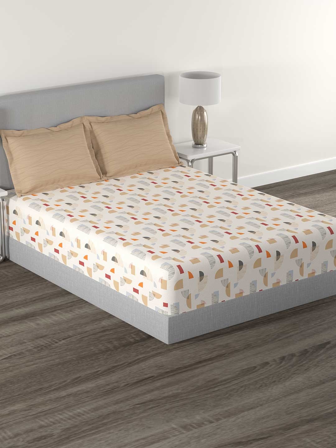 

MYTRIDENT White & Red Geometric 144 TC Cotton King Bedsheet with 2 Pillow Covers