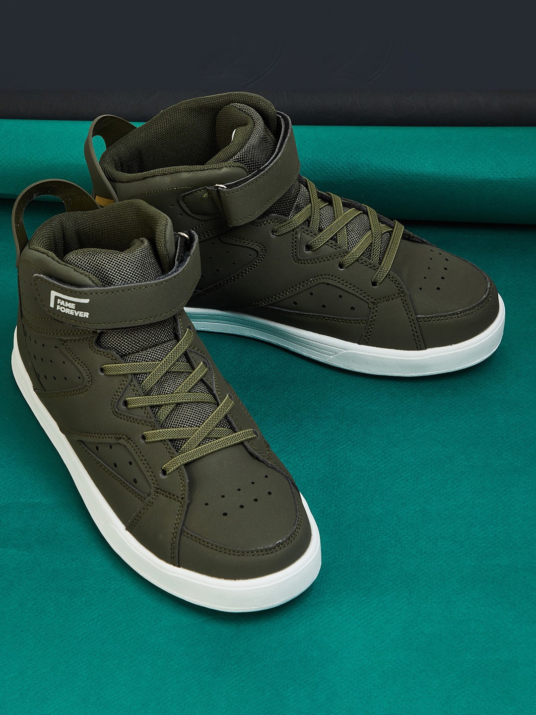 

Fame Forever by Lifestyle Boys Round Toe Sneakers, Olive