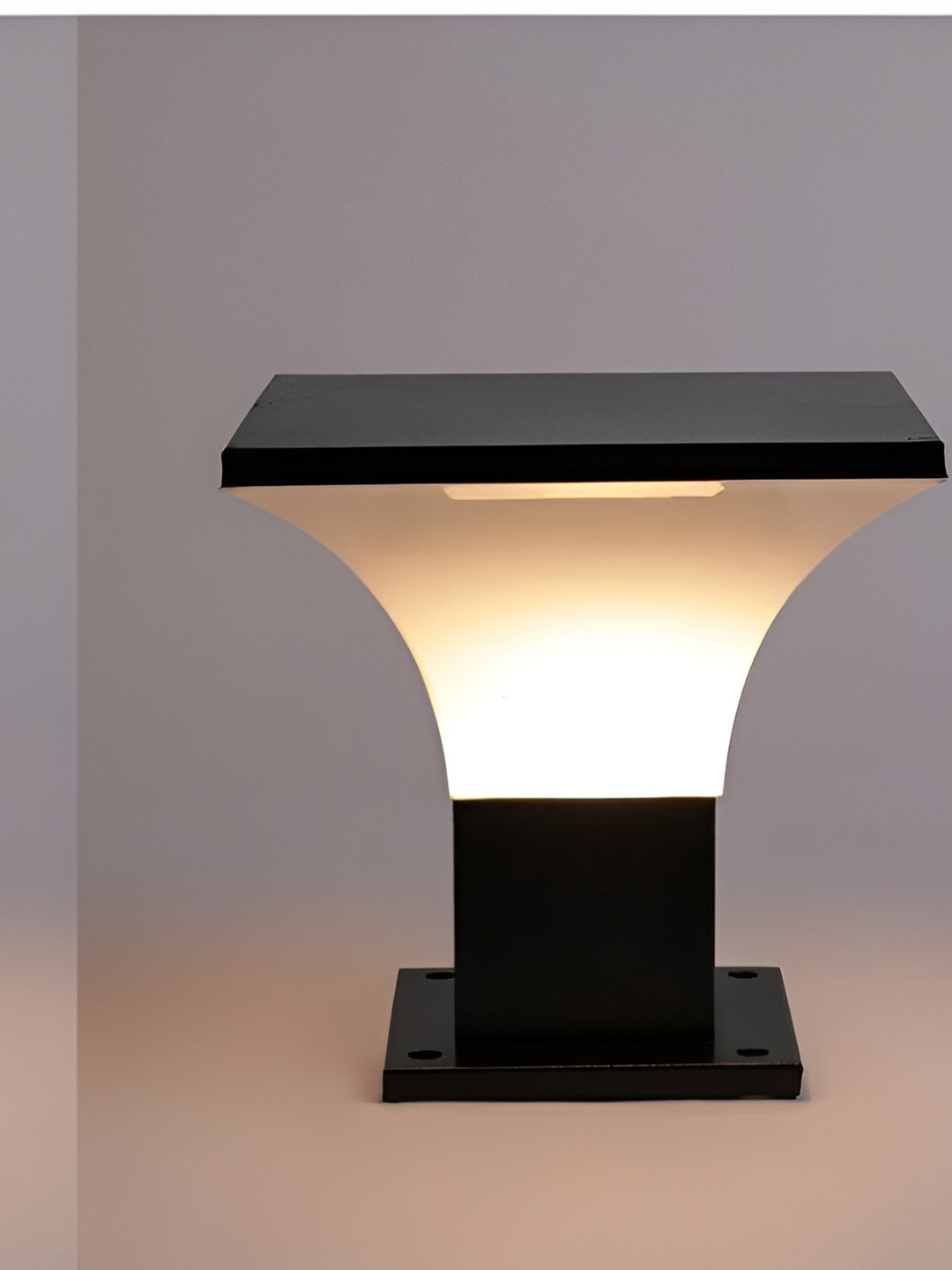

DENICRAAS Black Metal Triangle Outdoor Light Gate Lamp