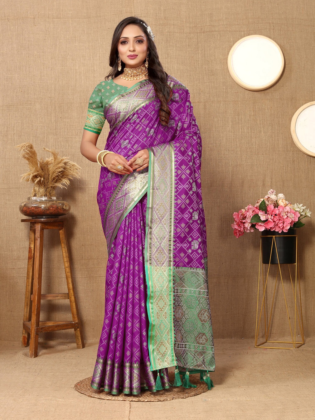 

CATCHY FOREVER Woven Design Zari Silk Blend Patola Saree, Purple