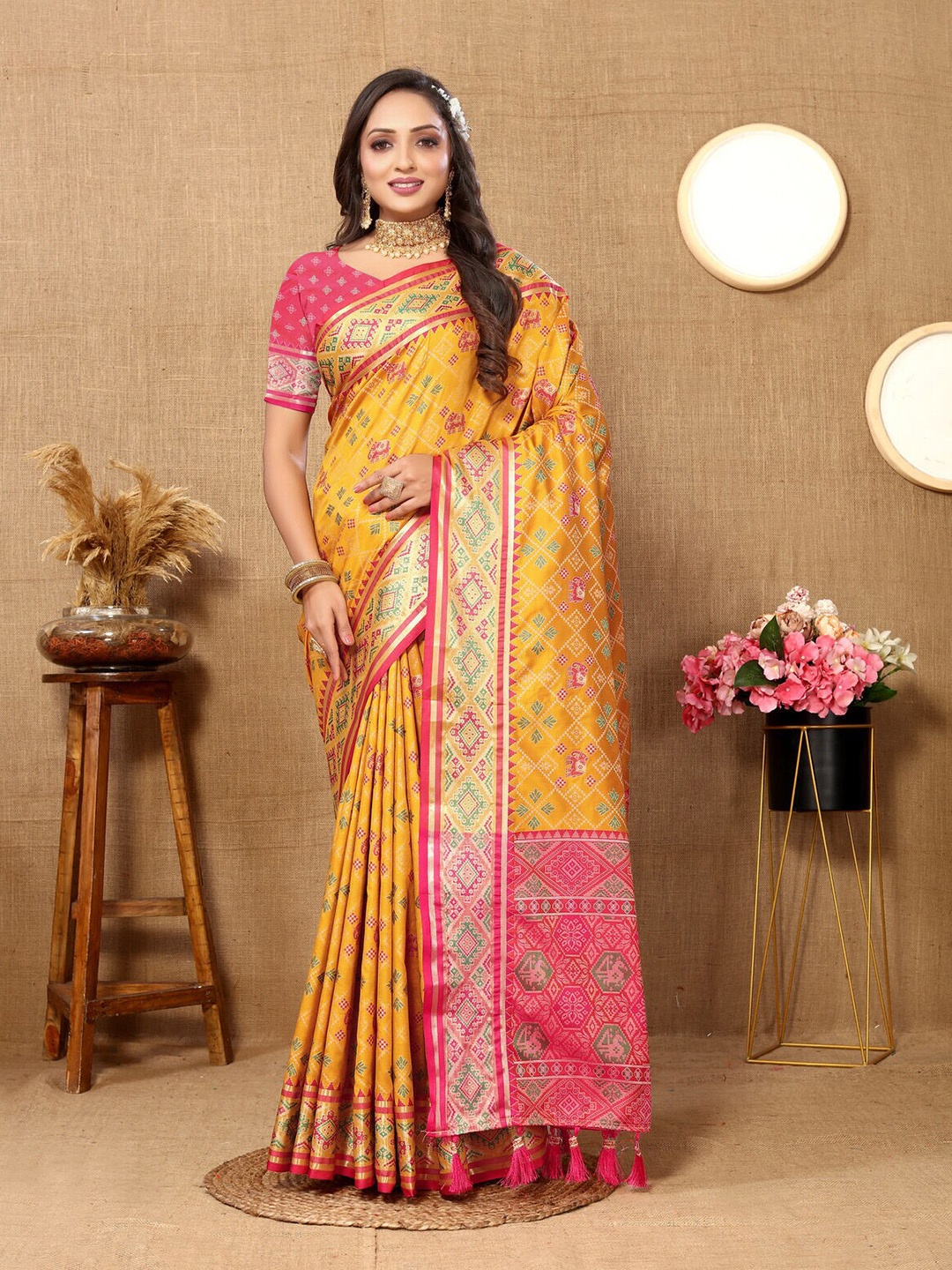

CATCHY FOREVER Woven Design Zari Silk Blend Patola Saree, Yellow