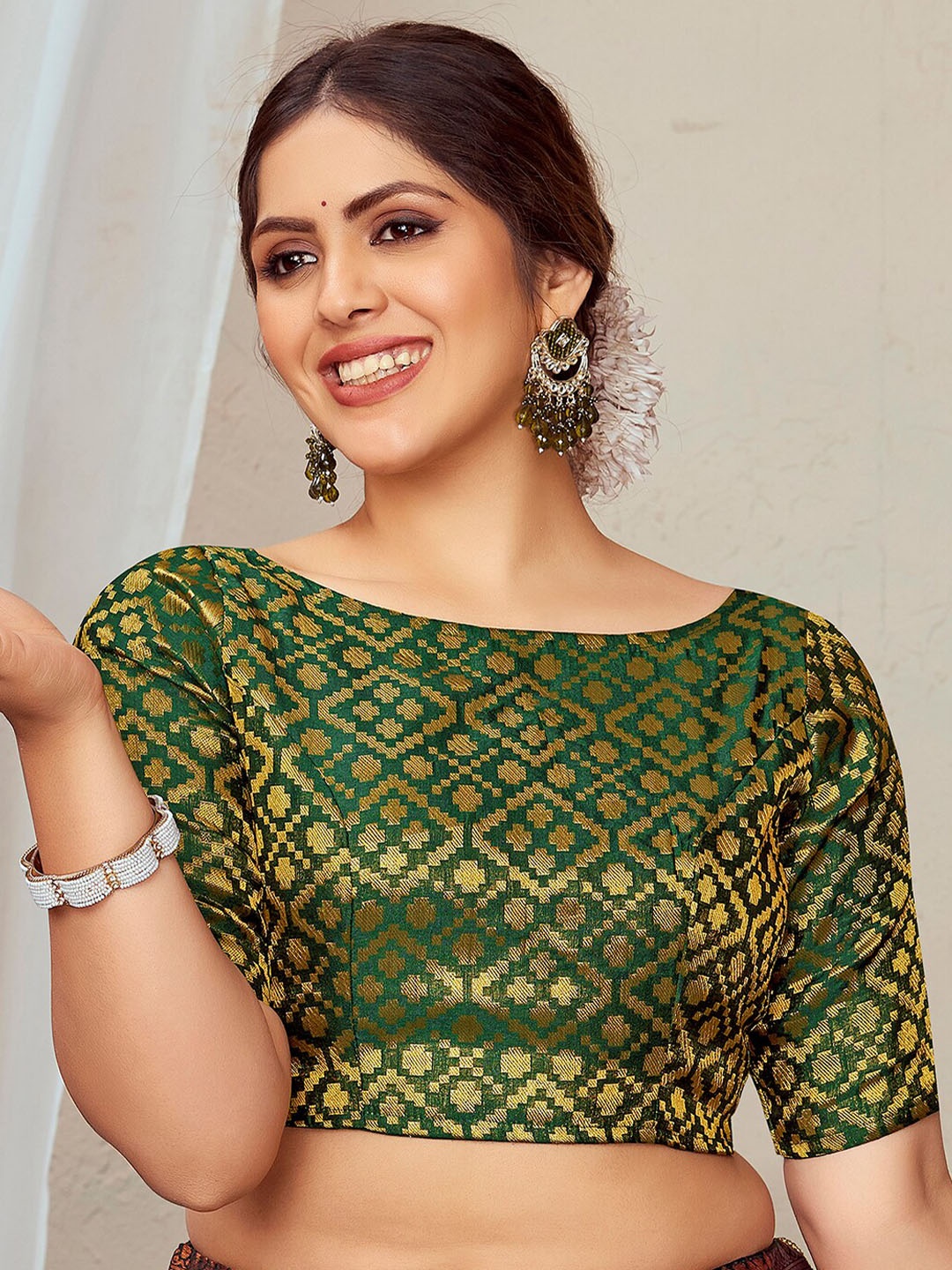 

Vardha Woven Design Boat Neck Zari Brocade Readymade Saree Blouse, Green