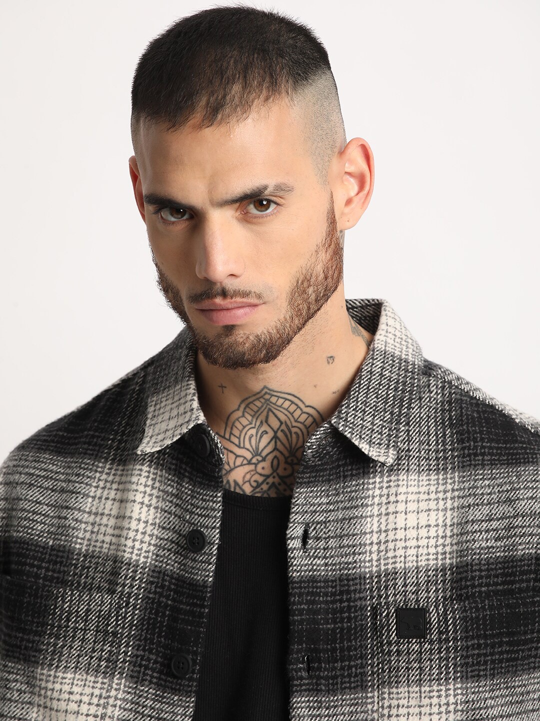 

THE BEAR HOUSE Men Checkered Relaxed Fit Shacket, Black