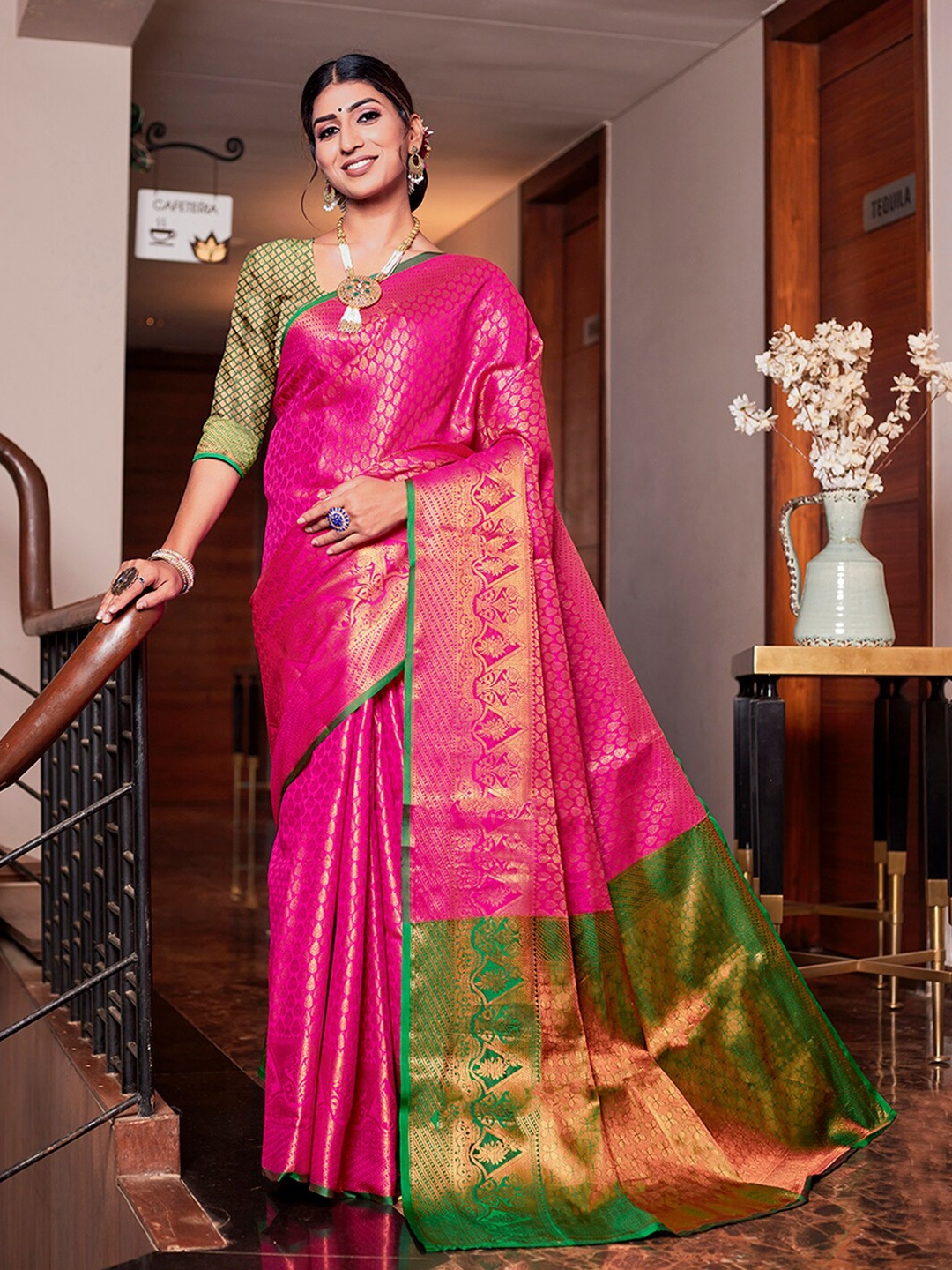 

JUST FASHION Ethnic Motif Woven Design Kanjeevaram Zari Saree, Pink
