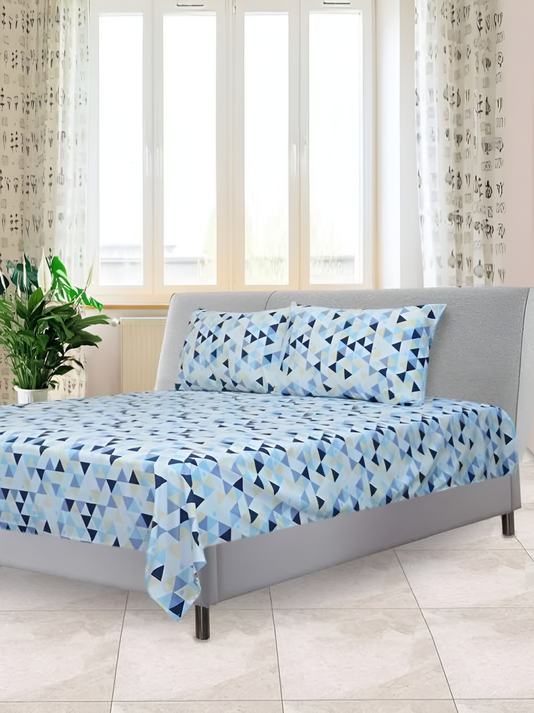 

Signature Blue & Grey Printed Microfiber 140 TC King Bedsheet with 2 Pillow Covers