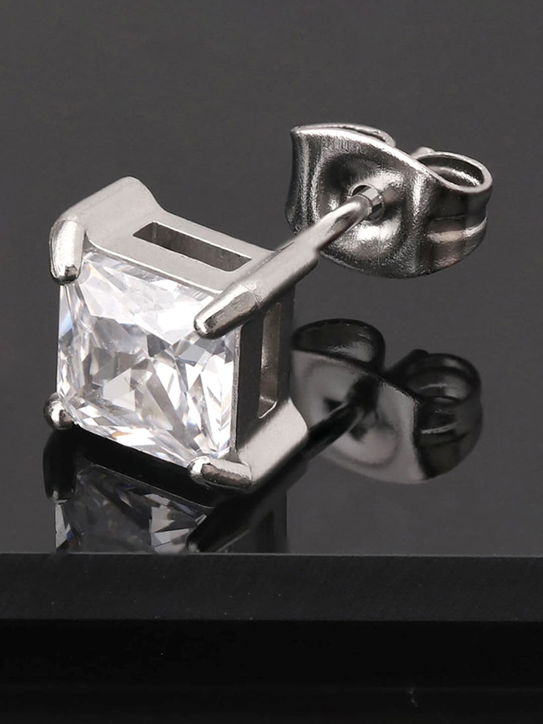 

Peora Men Silver-Plated Cubic Zirconia Stainless Steel Geometric Shaped Stud Earrings