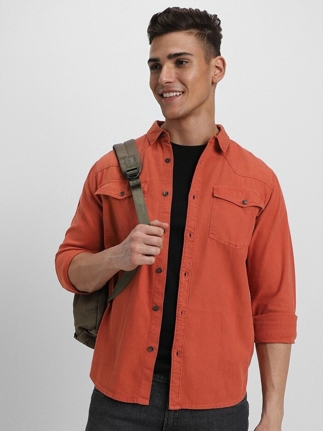 

FOREVER 21 Spread Collar Long Sleeves Cotton Pockets Casual Shirt, Red