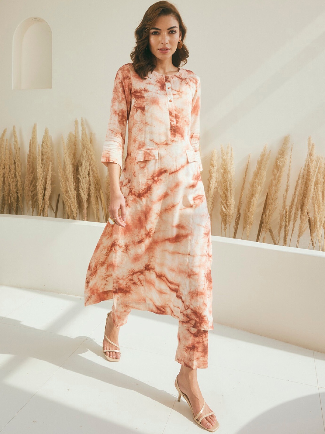 

STADO Tie and Dyed Straight Kurta with Trousers, Peach