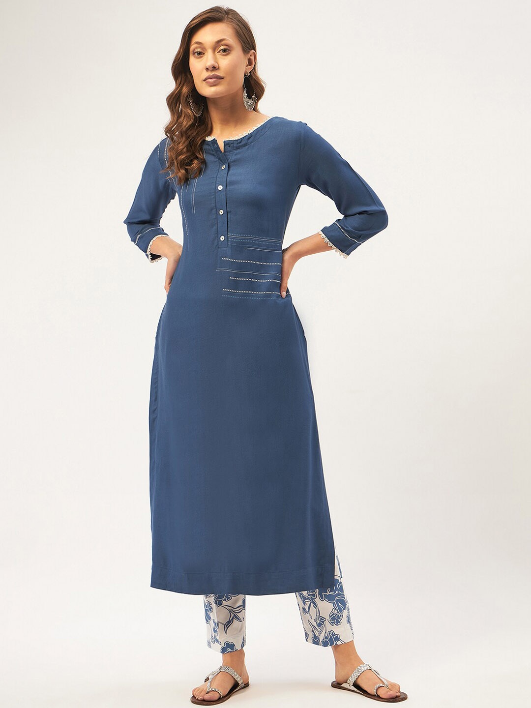 

STADO Round Neck Three-Quarter Sleeves Straight Kurta With Trousers, Blue