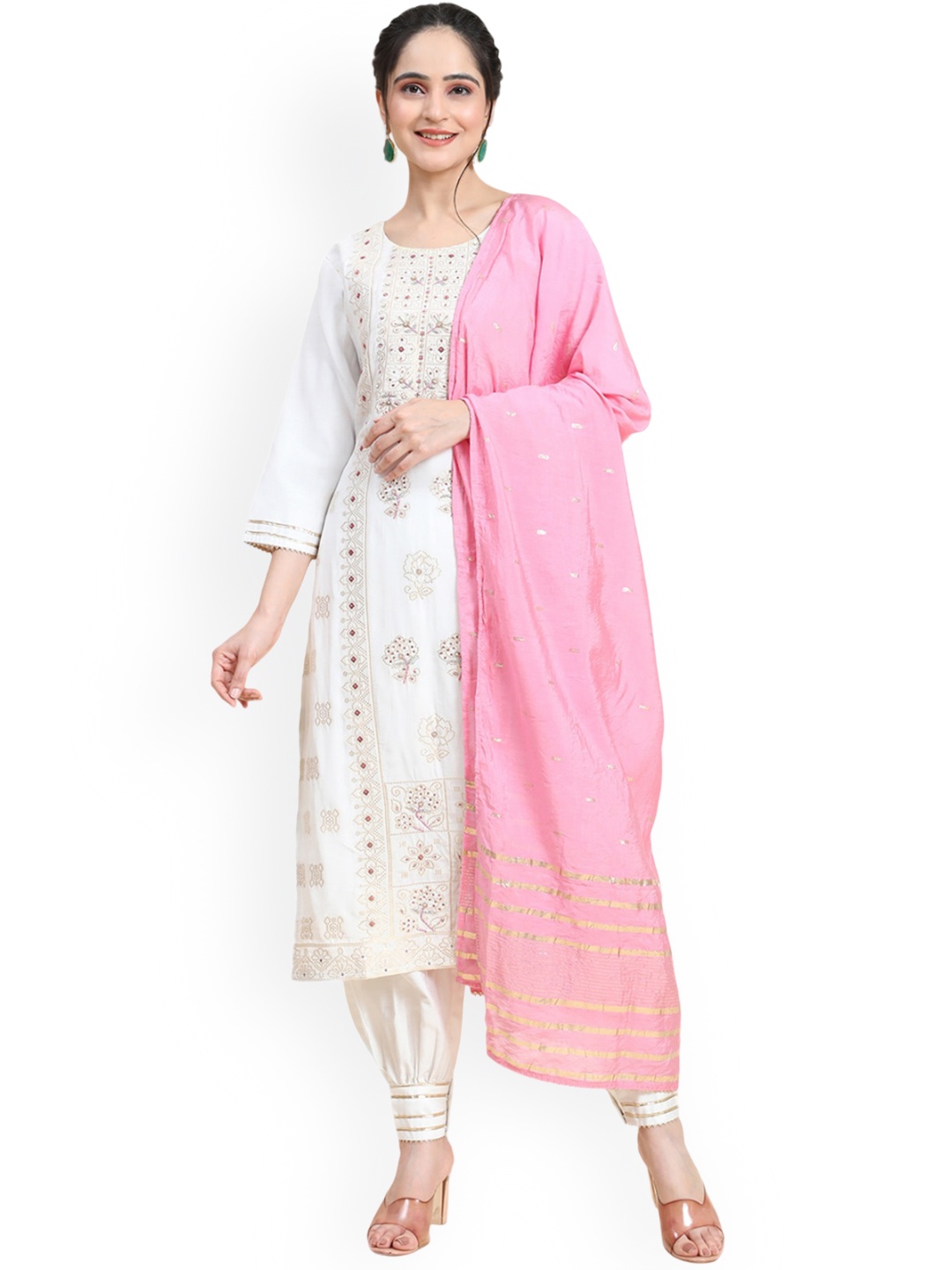 

Aanys Culture Floral Embroidered Round Neck Three-Quarter Sleeves Kurta Set, Pink