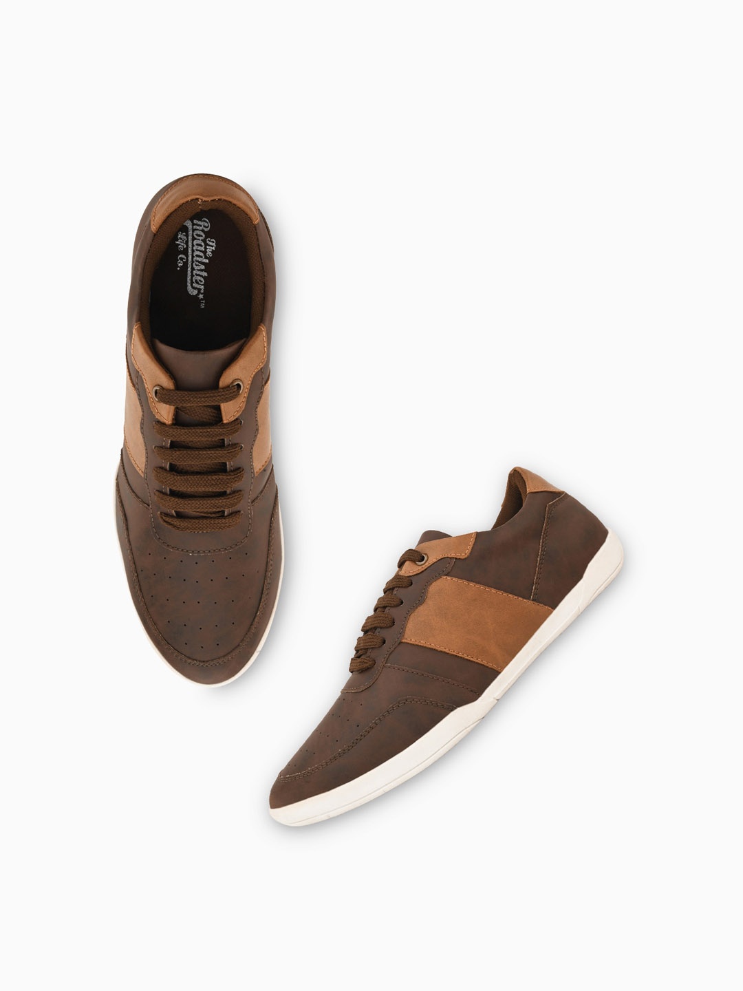 

The Roadster Lifestyle Co. Men Brown Round Toe Lightweight Casual Sneakers