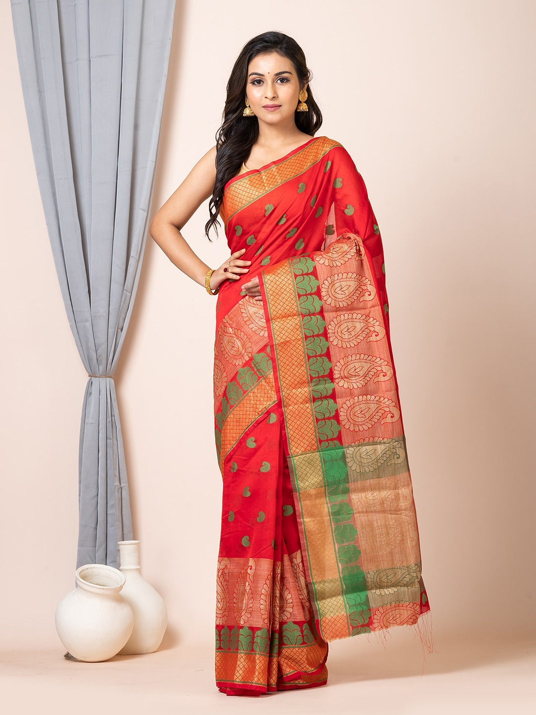 

Laa Calcutta Ethnic Woven Design Zari Art Silk Saree, Red