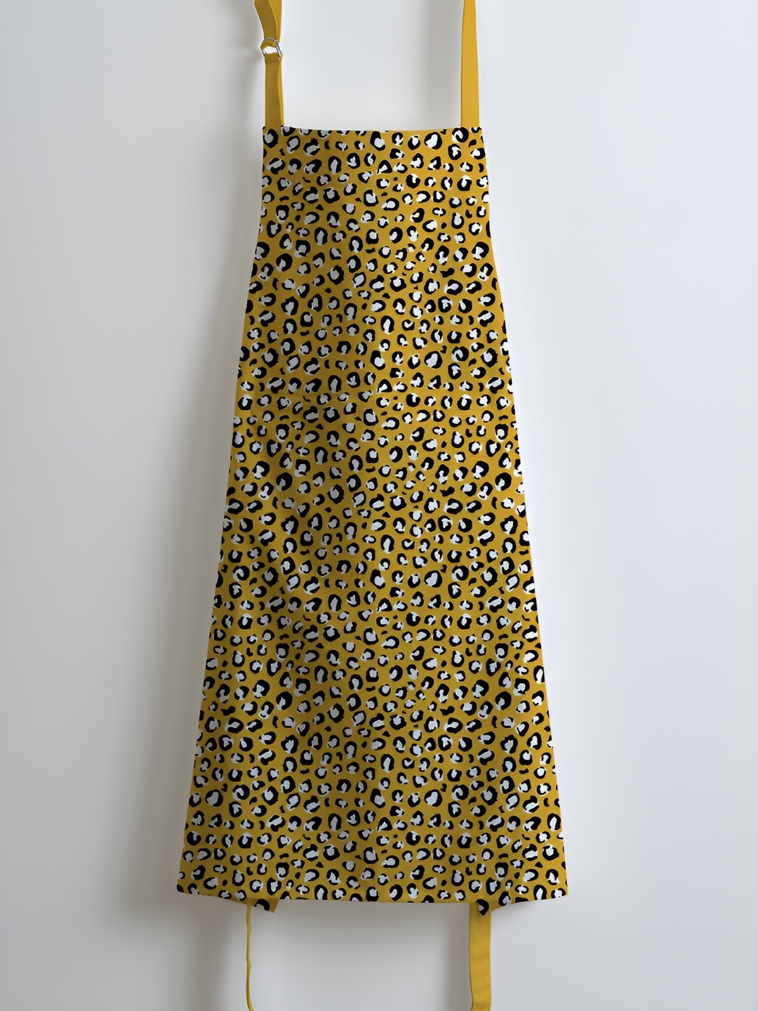 

SKANDA FAB Yellow & Black Printed Pure Cotton Apron With Adjustable Straps