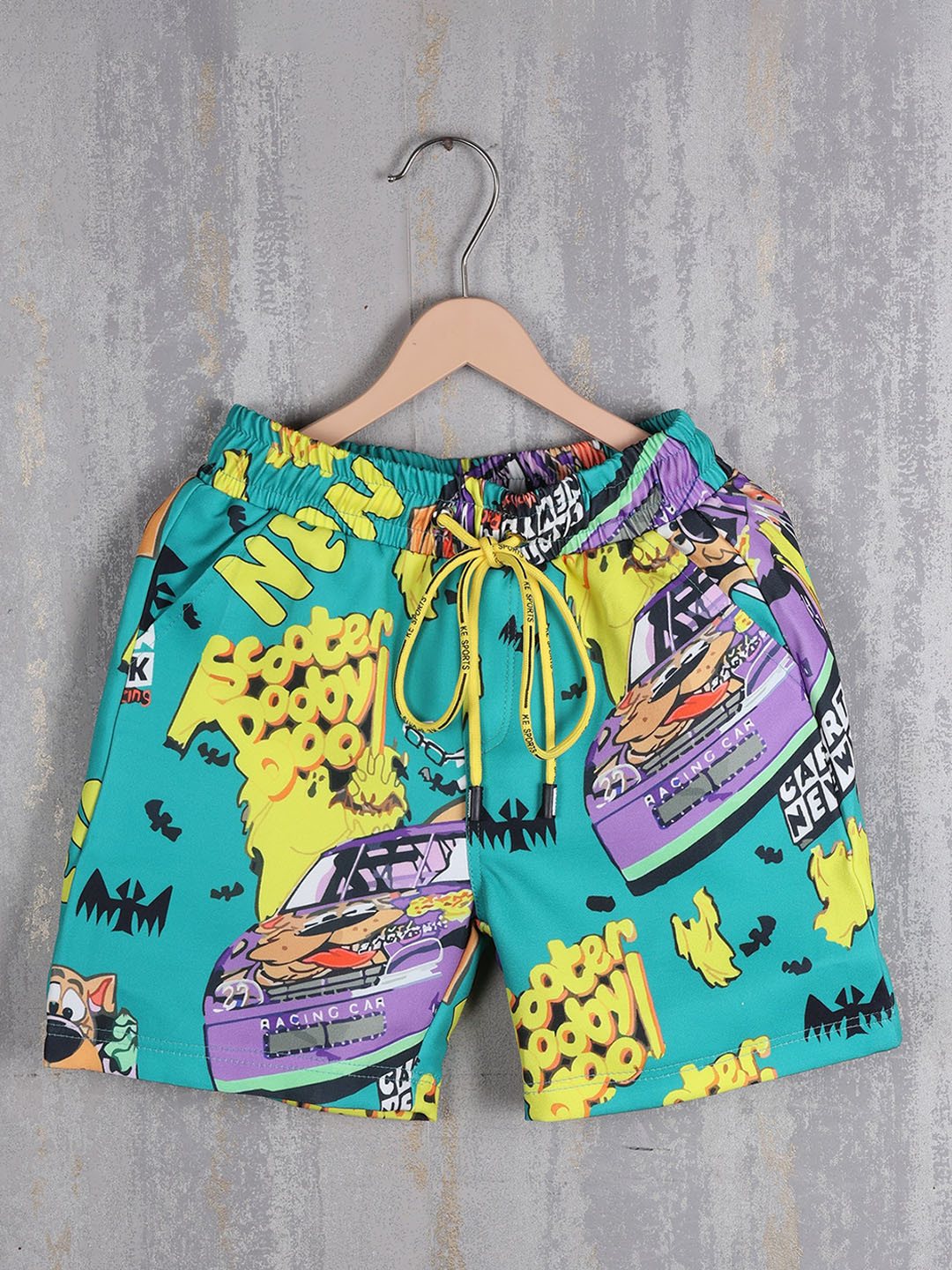 

Albion Boys Mid-Rise Scooby-Doo Printed Outdoor Shorts, Green