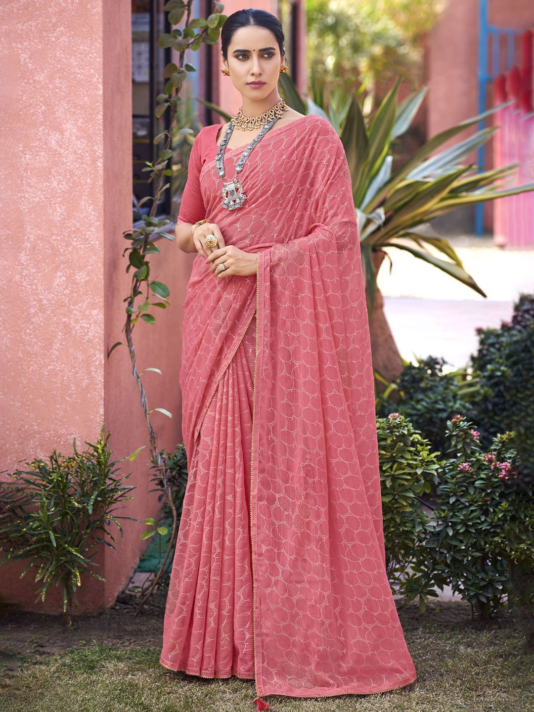 

VIRICA Geometric Printed Pure Chiffon Saree, Peach