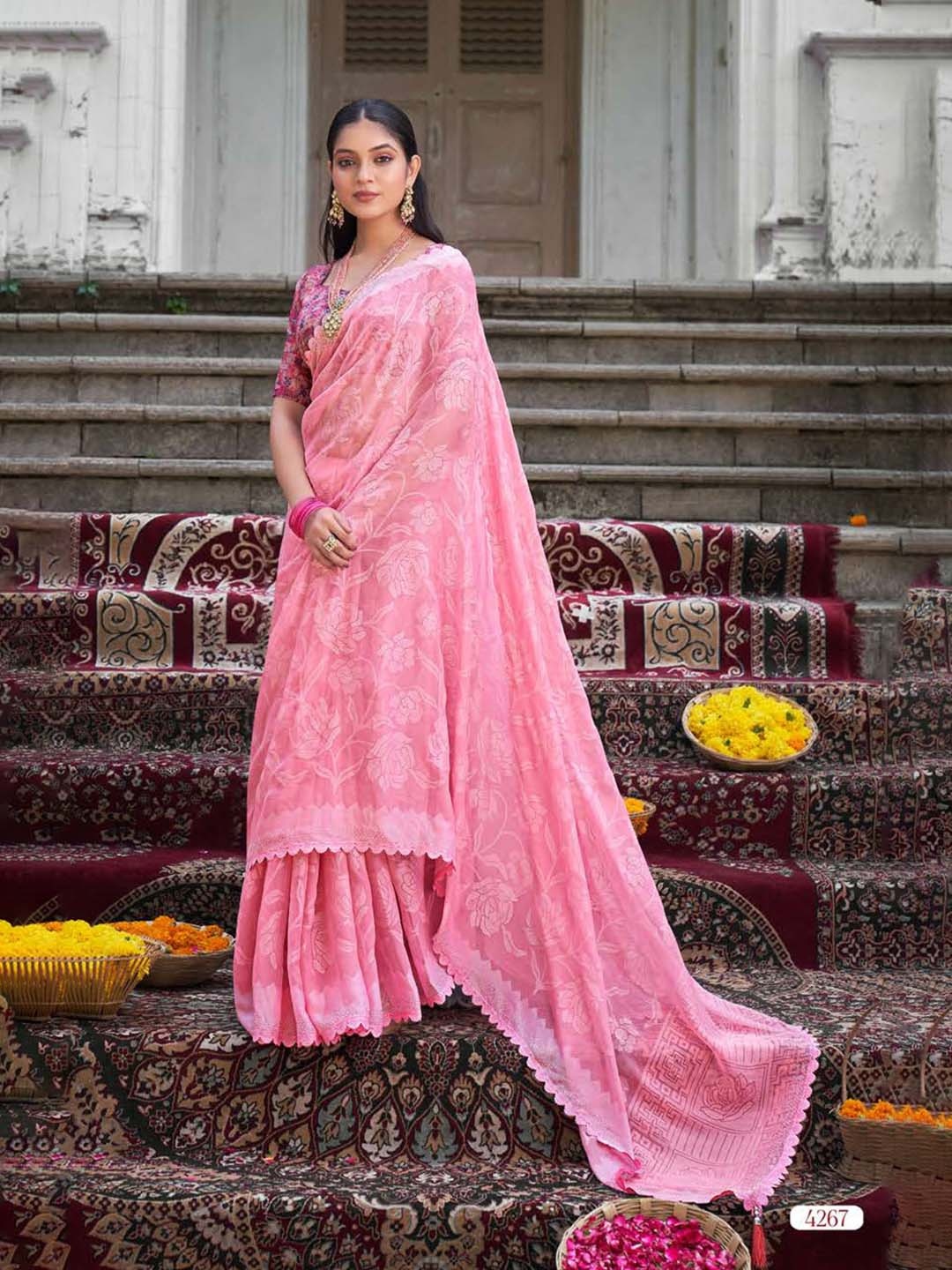 

VIRICA Floral Embroidered Saree, Green