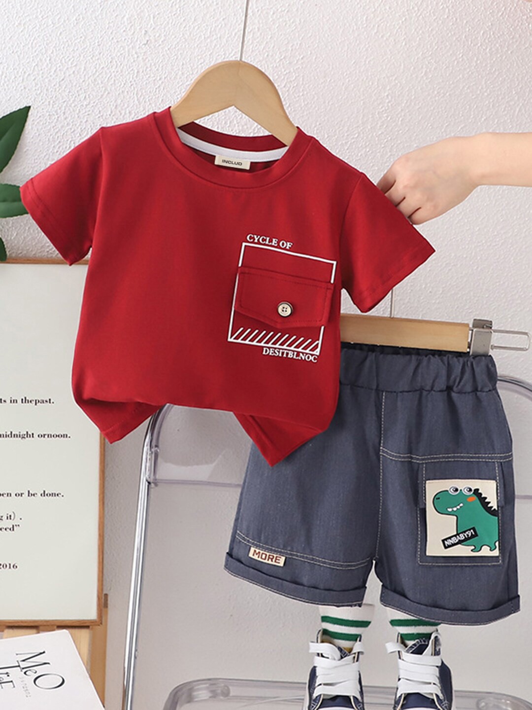 

INCLUD Boys Printed Round Neck Short Sleeves T-shirt with Short, Red
