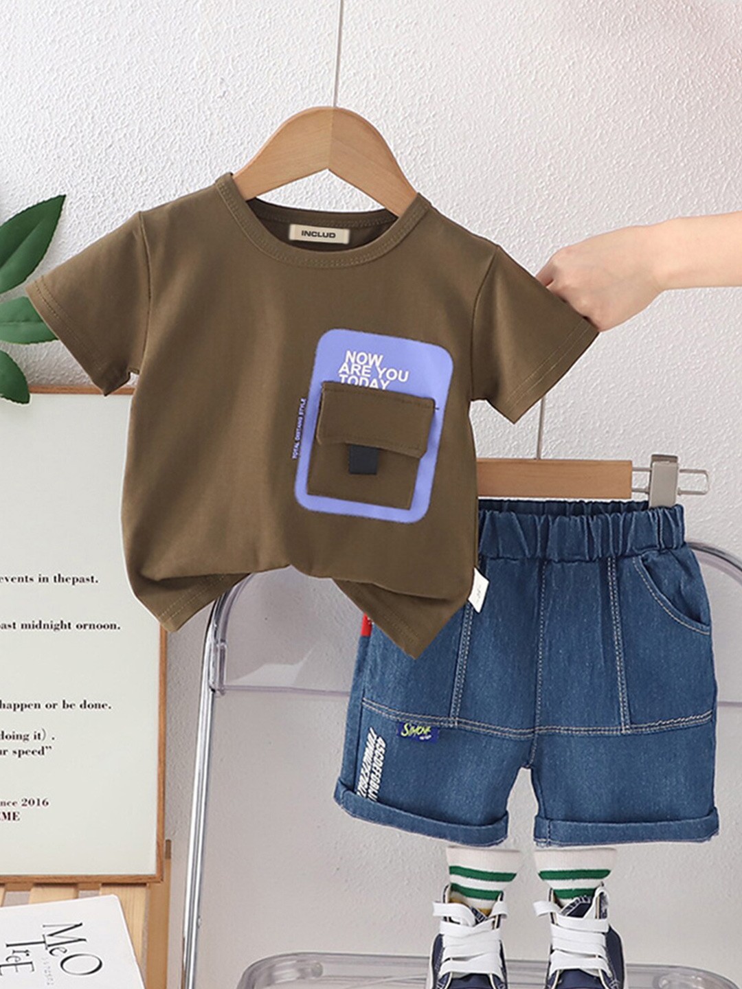 

INCLUD Boys Printed Round Neck Short Sleeves T-shirt with Short, Green
