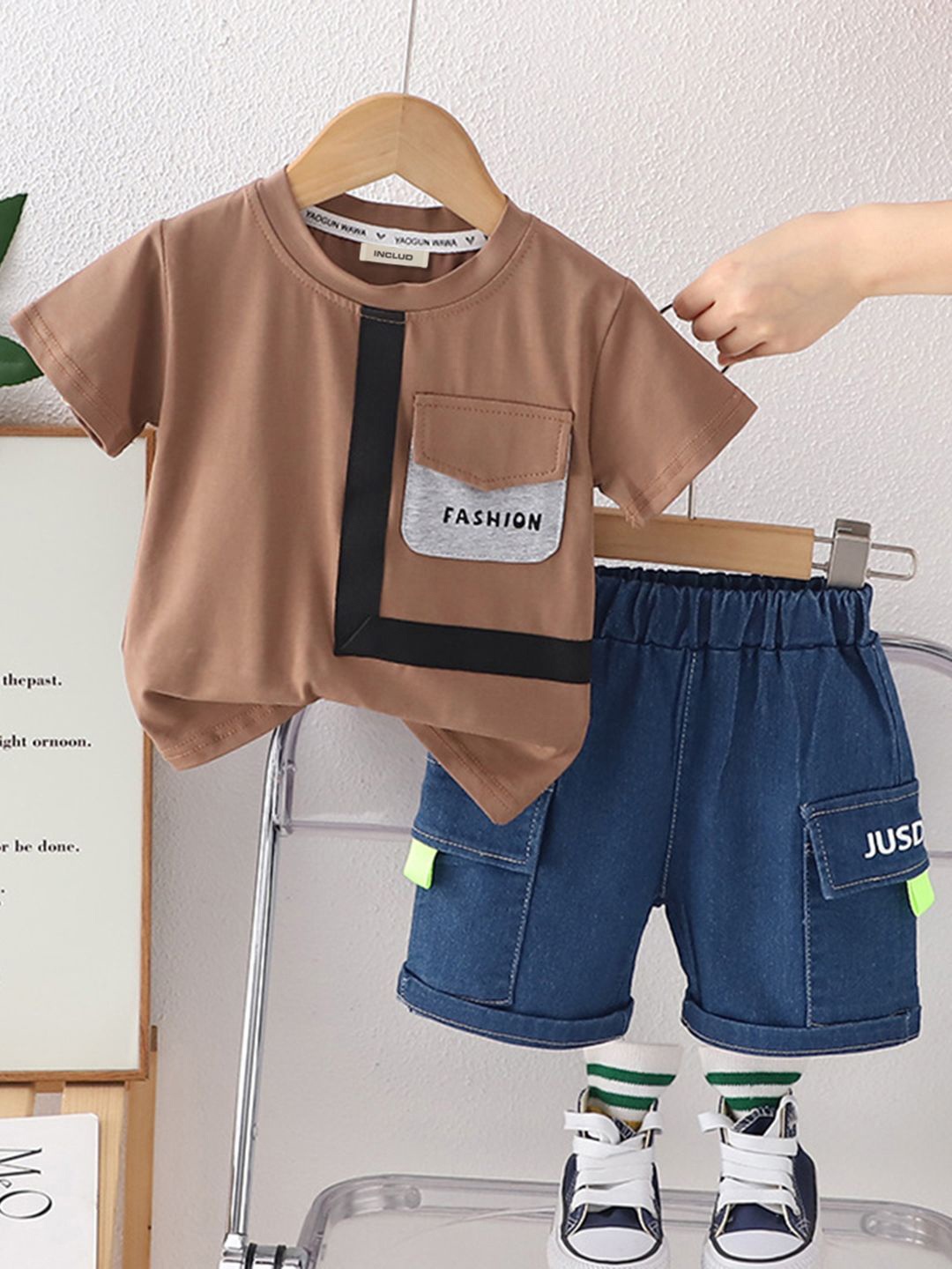 

INCLUD Boys Printed Round Neck T-shirt with Denim Shorts, Brown