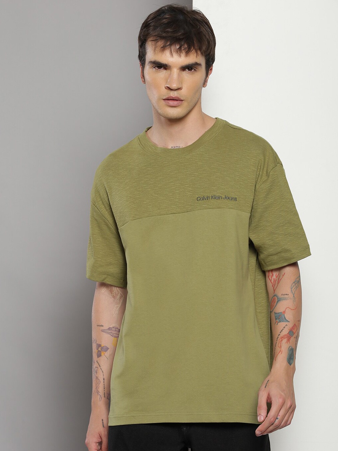 

Calvin Klein Round Cotton Relaxed Fit T-shirt, Olive