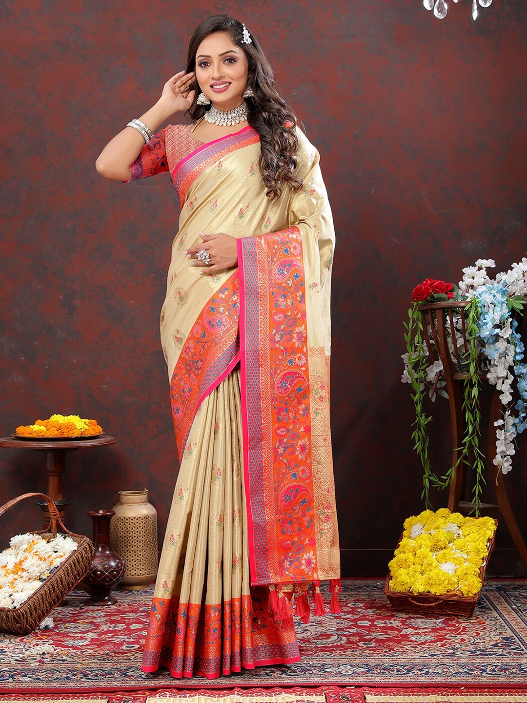 

MARGI DESIGNERS Ethnic Motifs Woven Design Zari Kanjeevaram Saree, Cream